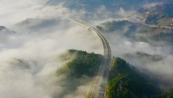 城開(kāi)高速公路。重慶高速集團(tuán)供圖