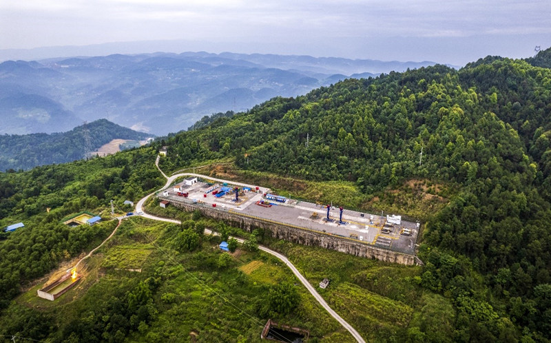 涪陵頁巖氣田標(biāo)準(zhǔn)化集氣站航拍。涪陵頁巖氣公司供圖