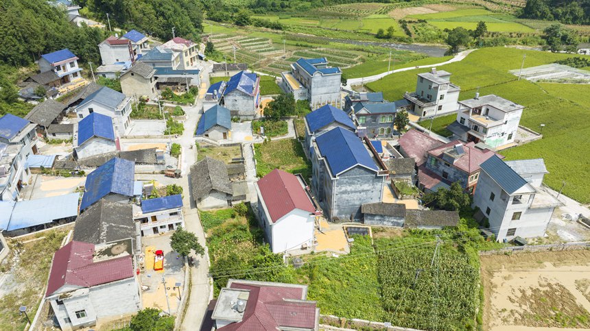 秀山土家族苗族自治縣洪安鎮(zhèn)棚竹山一景。胡程攝