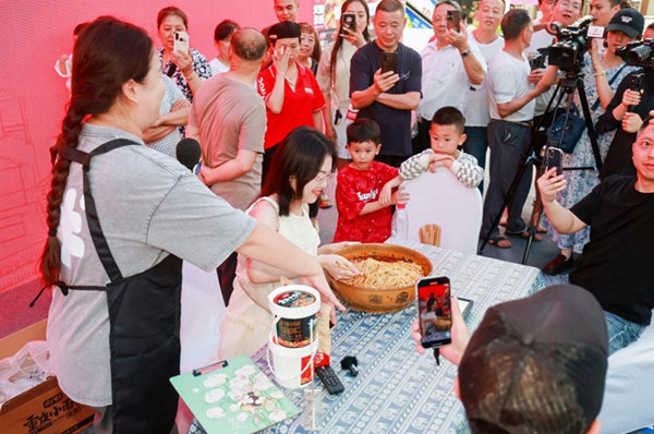 胖妹小面挑戰(zhàn)賽現(xiàn)場。主辦方供圖